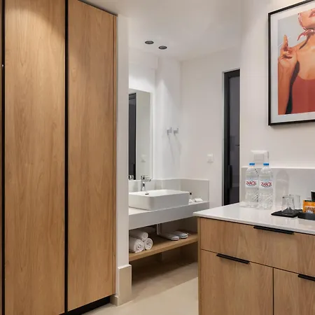 Paralos Rodos Lifestyle קולימביה