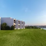 Paralos Rodos Lifestyle